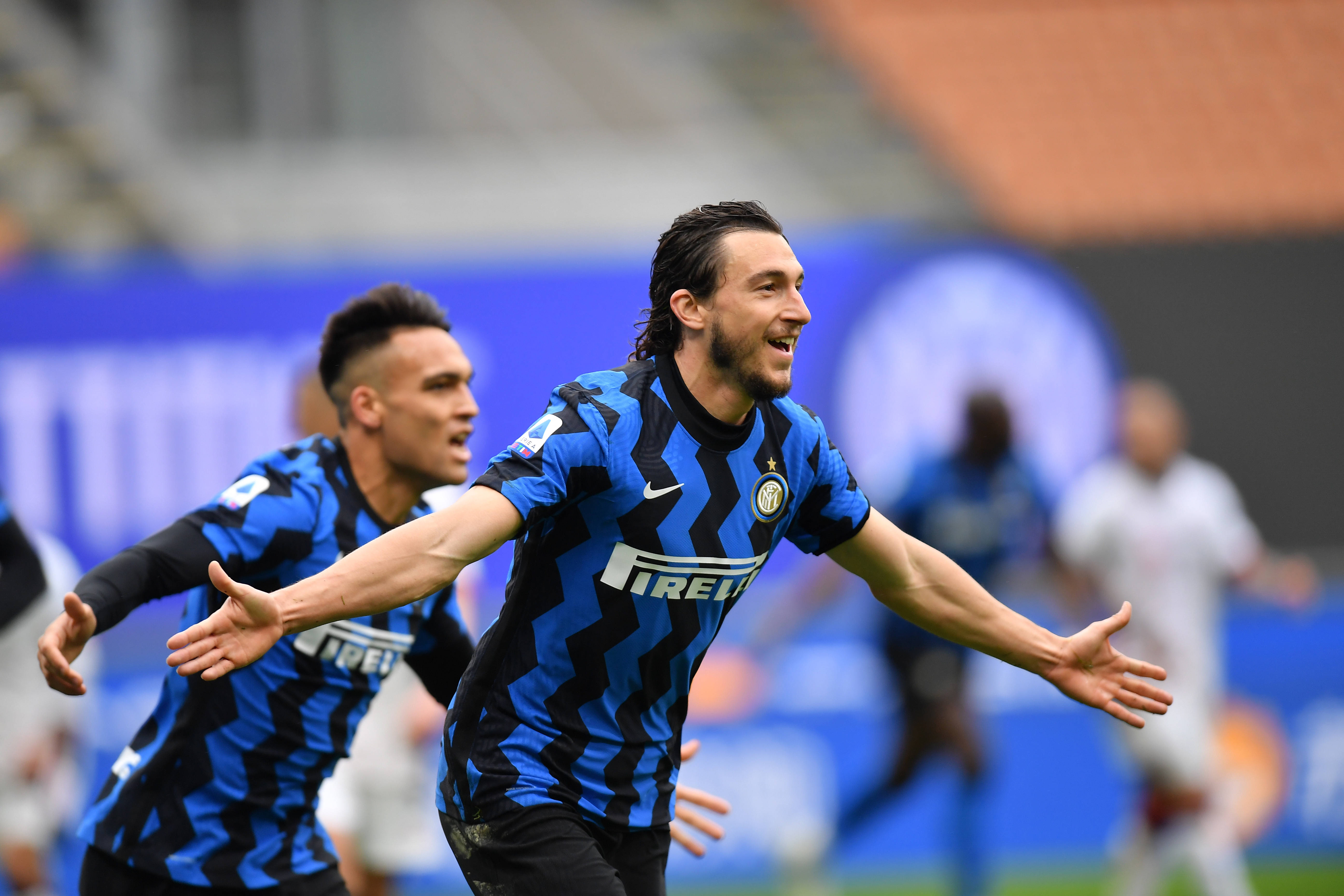 活塞逆转击败开拓者，坎宁安和邓罗关键表现助力取胜，展现强大韧性。