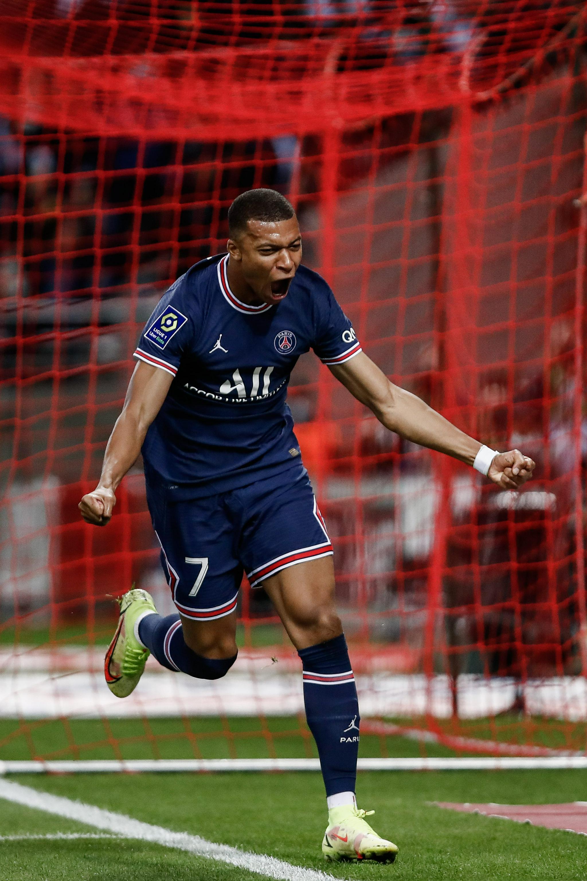 徐根宝：海港辉煌源于球迷支持，盼球迷未来不论胜负都爱它（徐根宝：海港荣耀因球迷而来，愿未来不论胜败球迷都不改热爱）