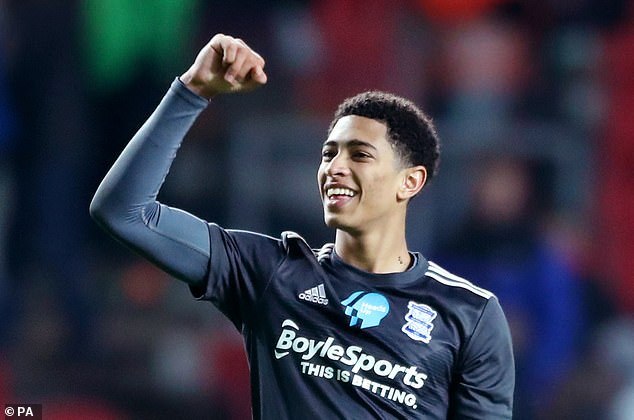 女足欧洲杯决赛开赛前几小时，英格兰中场图恩的祖母不幸去世