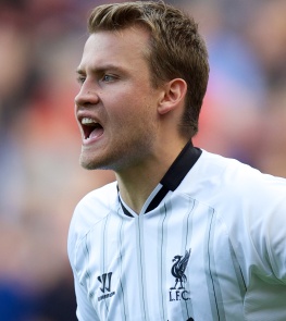 “你不是梅西C罗”！范戴克公开力挺后，萨拉赫仍被狠批