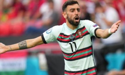 英冠半场：伯吉斯乌龙，雷克瑟姆暂1-0斯旺西（英冠半场战况：伯吉斯自摆乌龙，雷克瑟姆暂以1-0领先斯旺西）