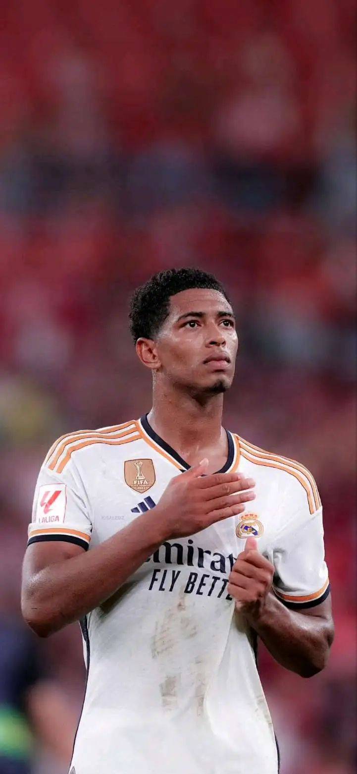 各项悬念今晚揭晓！关于2025FIFA颁奖礼，老哥们需要关注这些（2025 FIFA颁奖礼今晚揭晓：这些看点别错过）