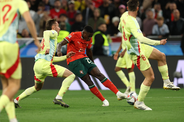 中超球队2025亚冠总结：申花海港蓉城排名积分榜后三位，国安垫底（2025亚冠中超军团总结：申花、海港、蓉城分列积分榜后三，国安垫底）