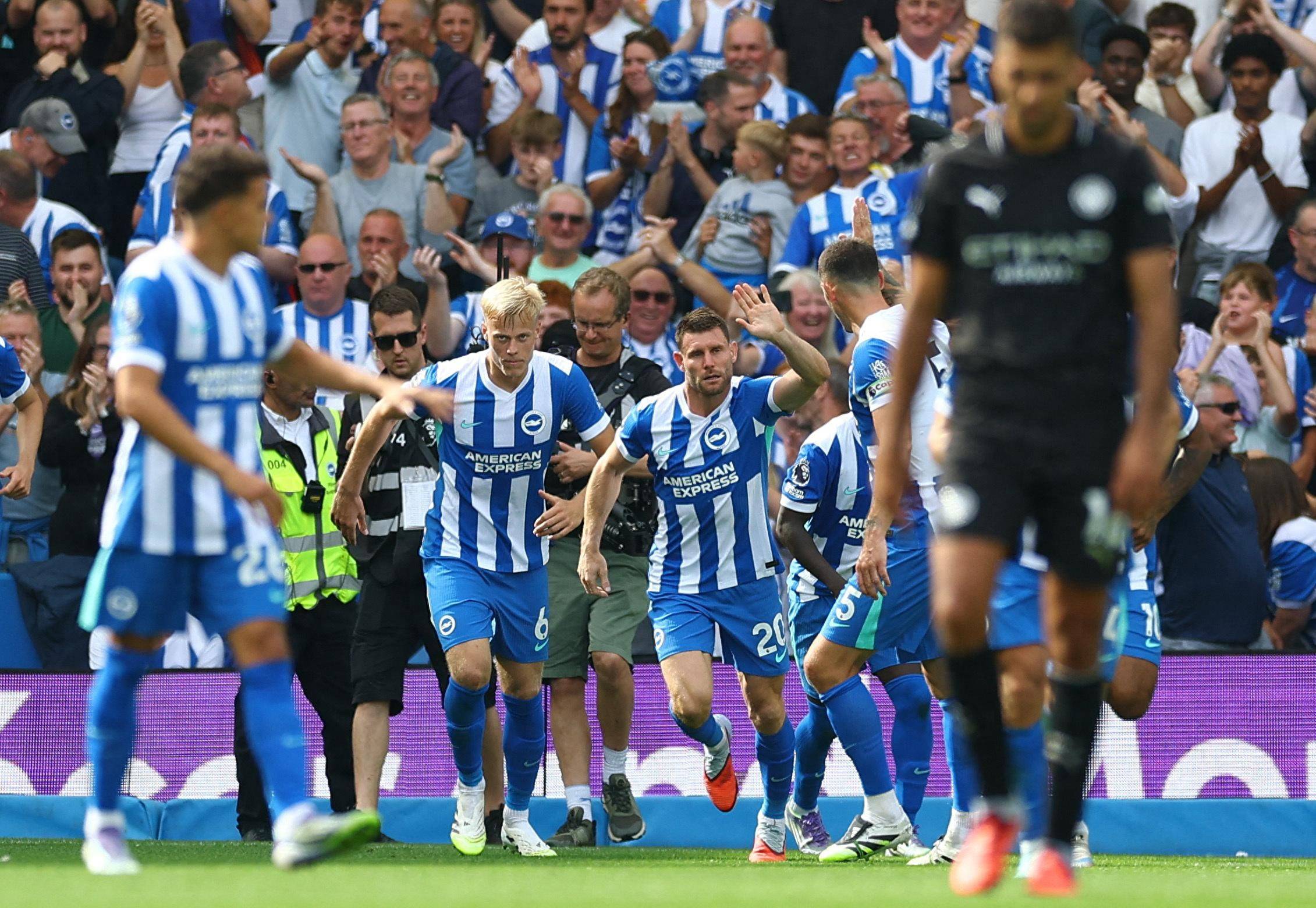 火箭年轻球员成长迅速，赛季表现亮眼