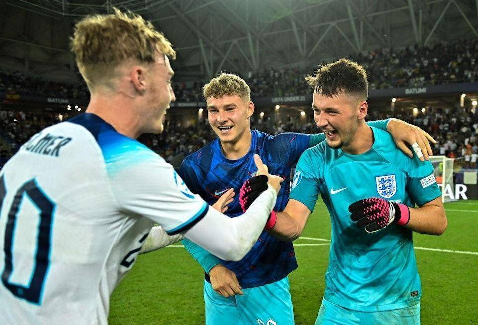 英超战报：哈兰德2射1传，曼城3-0西汉姆联豪取七连胜暂升榜首（英超：哈兰德2球1助，曼城3-0西汉姆，七连胜暂登榜首）