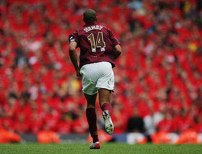 早报：皇马主场翻车，那不勒斯登意甲榜首（晨报：皇马主场爆冷，那不勒斯登顶意甲）