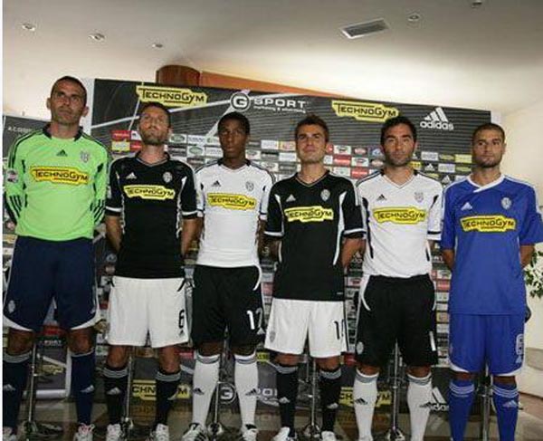 澳洲队防守体系成亮点