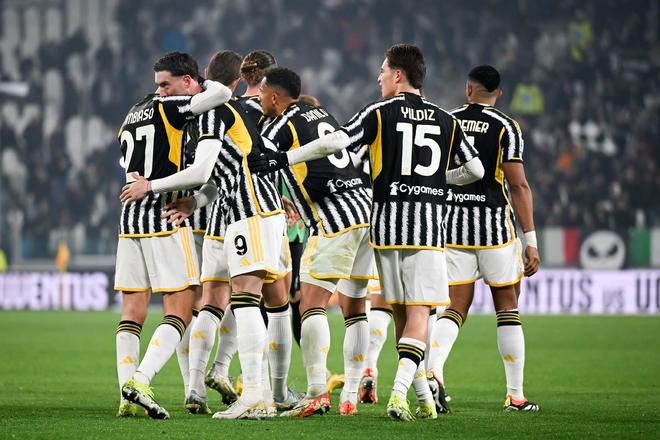 德甲半场：曼赞比破门，海登海姆0-1弗赖堡（德甲半场战况：曼赞比建功，弗赖堡客场1-0领先海登海姆）