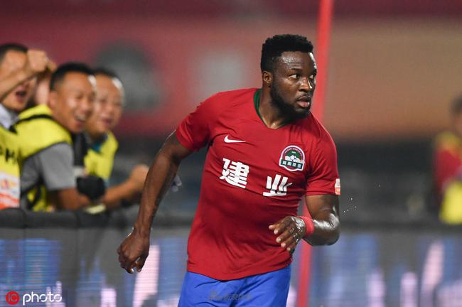 香港金牛连续2天击败CBA球队，将与上海争夺一个出线名额