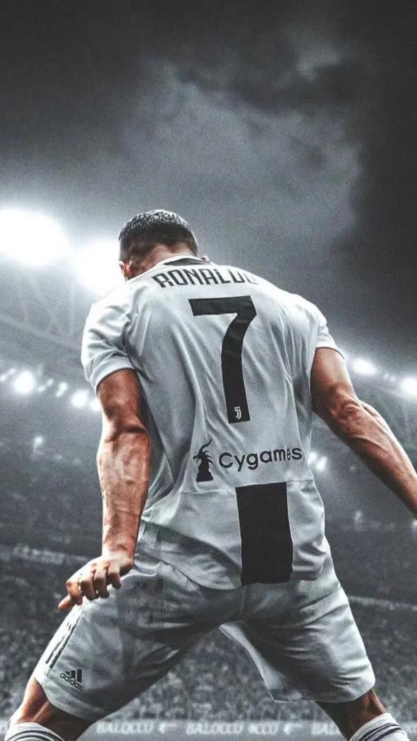 南通发布：苏超南通队载誉而归，3000多名球迷迎接城市英雄