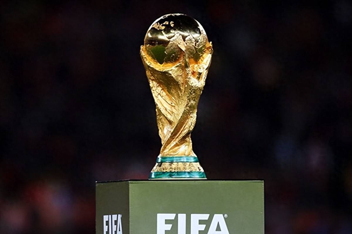 单场比赛4名效力英超球员进球，为荷兰国家队队史首次（荷兰国家队队史首次：单场四名英超球员建功）