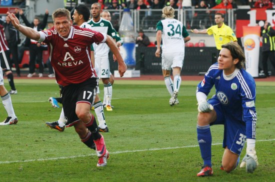 比利时主帅：多库应该努力克制冲动情绪，末轮会战胜对手晋级（比利时主帅：多库需抑制冲动，末轮力克对手晋级）